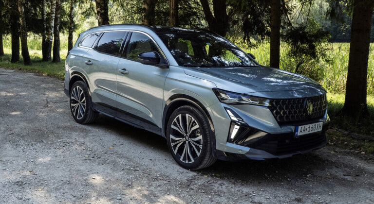Test Renault Espace Iconic: Pojazdná obývačka za skvelé peniaze
