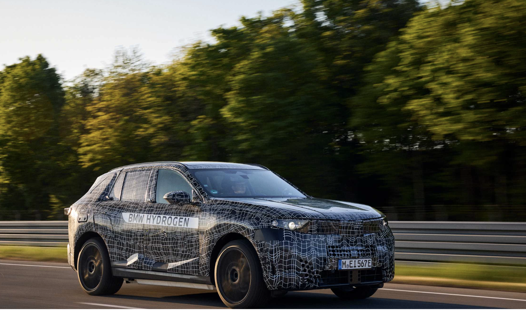 BMW iX5 Hydrogen prichádza: prvý vodíkový model značky