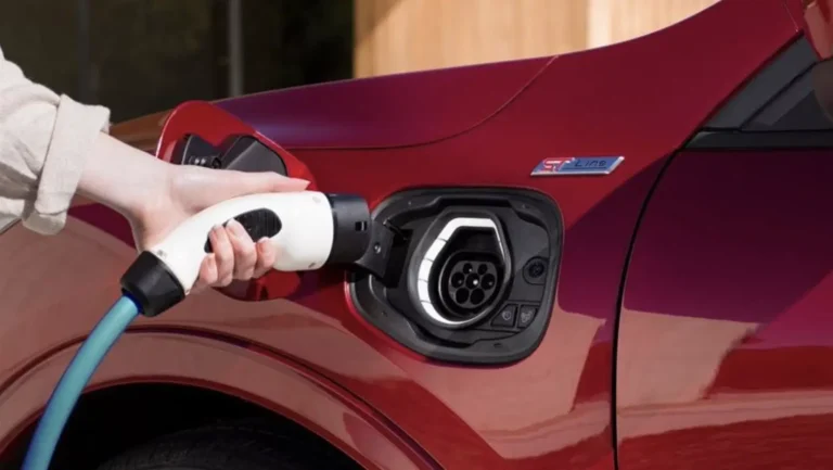 Nové dotácie pre elektromobily: Bude 5 tisíc eur na auto rozdávať aj Slovensko?