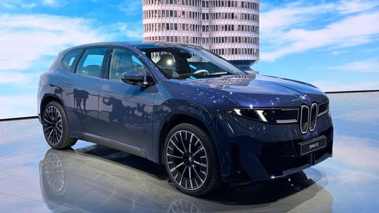 BMW iX3: ‘Neue Klasse‘ je tu. Sľubuje dojazd cez 800 km  - Novinky - Auto - Pravda