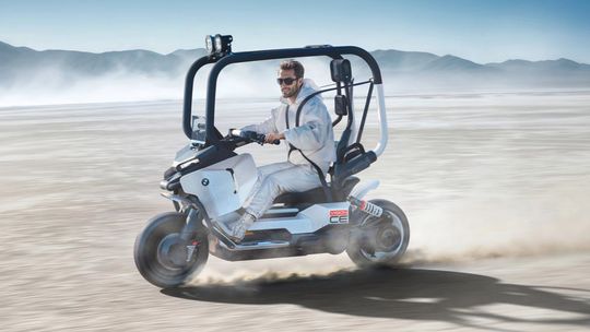 BMW Vision CE: Na tomto skútri by ste mohli jazdiť aj bez prilby - Novinky - Auto - Pravda