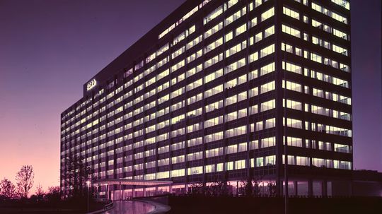 Ford takmer po 70 rokoch opúšťa svoj ikonický  ‘Sklenený dom‘. Zbúrajú ho - Magazín - Auto - Pravda