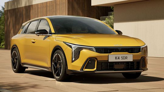 Kia K4: Ceed celkom ‘nezomrie‘. Len sa zmení na nepoznanie. Príde v novembri - Novinky - Auto - Pravda