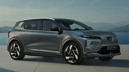 Mitsubishi Eclipse Cross: Z plug-inu je elektromobil s dojazdom 600 km - Novinky - Auto - Pravda