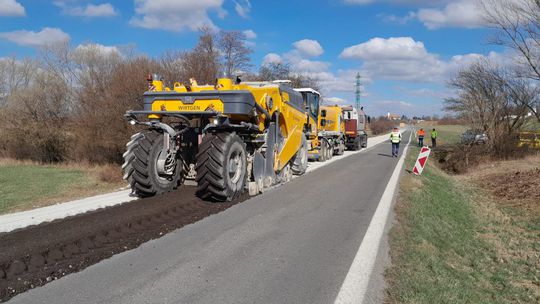 Začala oprava cesty medzi Tomášovom a Štvrtkom na Ostrove - Doprava - Auto - Pravda