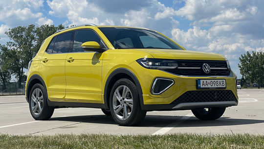 Elroq dobieha Sandero: Toto sú najpredávanejšie autá na Slovensku po 8 mesiacoch - Magazín - Auto - Pravda