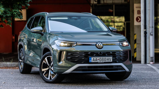 Test: VW Tayron 1,5 eTSI/eHybrid: Pluig-in či čistý benzín? Oboje má pre aj proti - Testy automobilov - Auto - Pravda