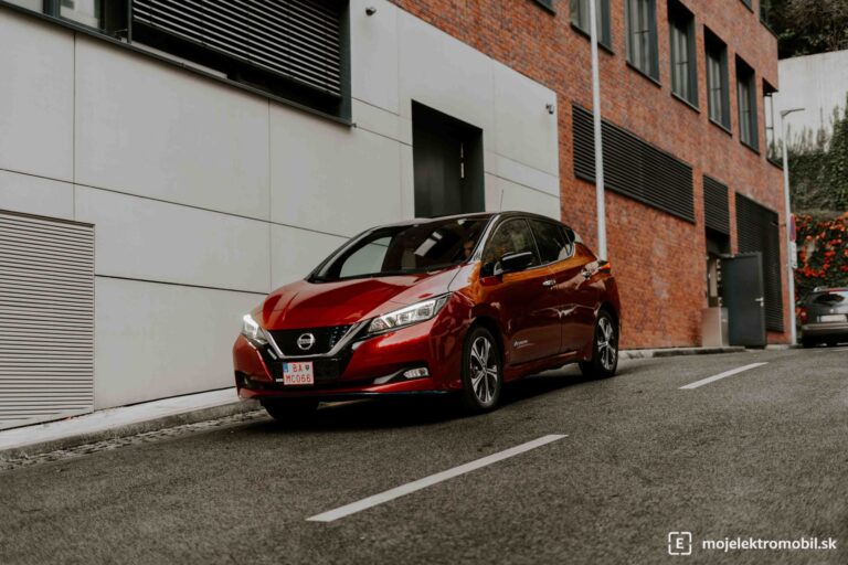 Nissan zvoláva takmer 20 tisíc Leafov. Trápia ich problémy s batériou
