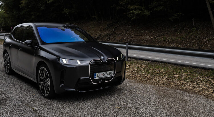 Test BMW iX M70: Darth Vader - AutoGrip