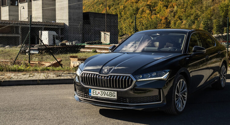 Test Škoda Superb iV Laurin&Klement: Keď luxus zľudovie
