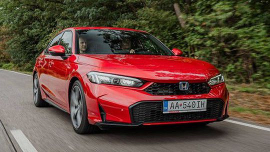 Honda Civic je po facelifte. Poznáme aj slovenskú cenu - Novinky - Auto - Pravda
