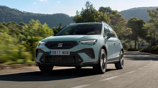 Vynovený Seat Arona má dynamickejší vzhľad, silnejšie LED svetlá a luxusnejší interiér - Magazín - Auto - pravda.sk