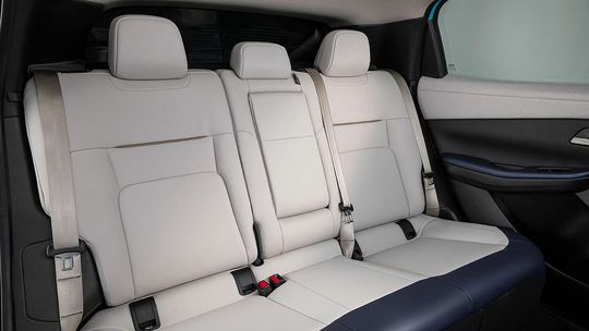 Nissan šetrí už aj na opierkach hláv. Doslova bojuje o život - Magazín - Auto - Pravda