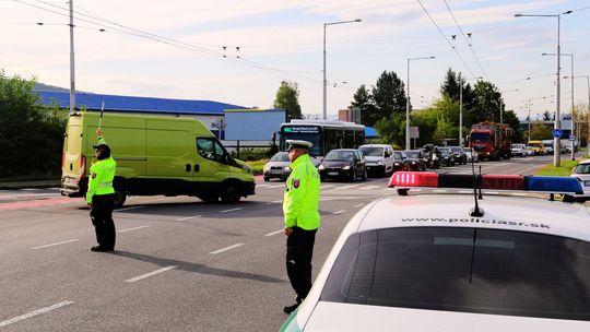 KVÍZ: Dáte týchto 12 ťažkých križovatiek? Aj tie s policajtom? - Magazín - Auto - Pravda
