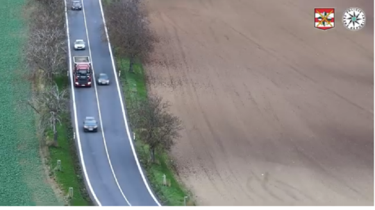 VIDEO: Takto vyzerali sekundy hazardu. Šoféri neuveriteľne riskovali a hneď na to aj doplatili - Doprava - Auto - pravda.sk