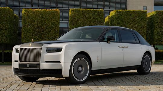 Rolls-Royce Phantom Centenary: Oslava storočnice v každom detaile - Novinky - Auto - Pravda