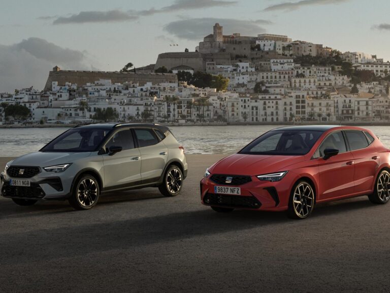 SEAT odhalil novú Aronu a Ibizu. Čo sa zmenilo, oplatí sa priplatiť si za vylepšené modely, alebo vybrať skladovky? | Autobazar.EU