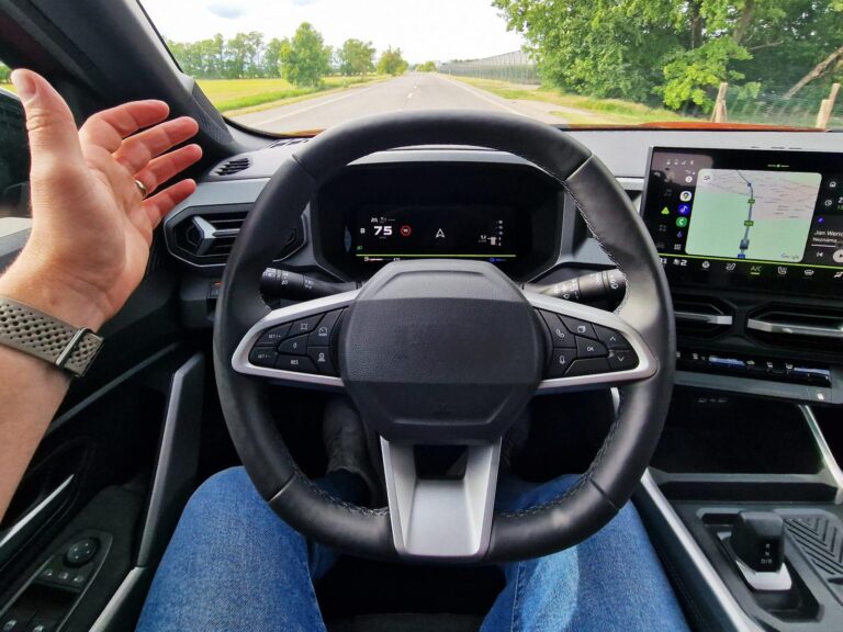 Ako odstrániť trasenie volantu počas jazdy? Konajte skôr, než bude neskoro | Autobazar.EU