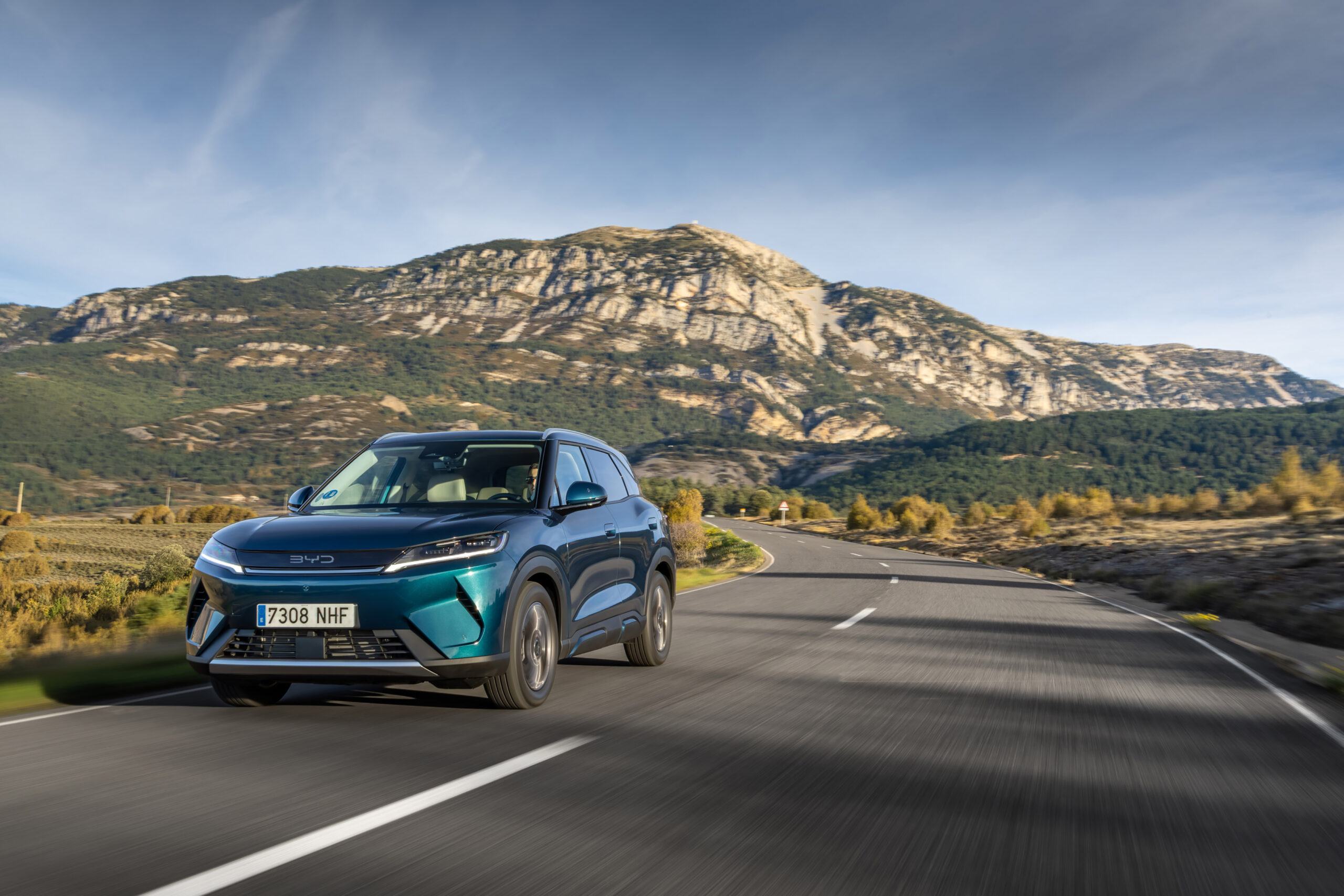 BYD ATTO 2 DM-i: nový Super Hybrid mení pravidlá medzi kompaktnými SUV