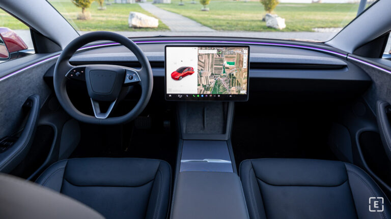 Tesla údajne pracuje na integrácii Apple CarPlay do svojho infotainmentu. A čo Android Auto?