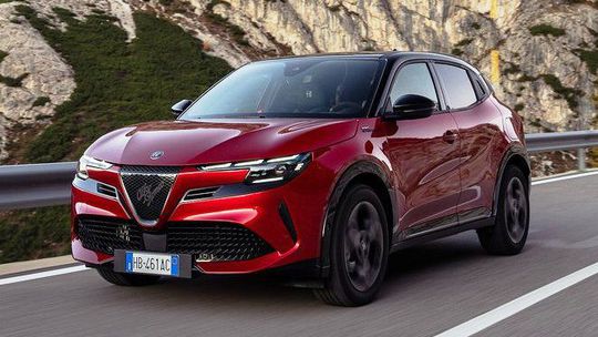 Alfa Romeo Junior Sport Speciale: nová hviezda modelového radu útočí na emócie - Novinky - Auto - Pravda