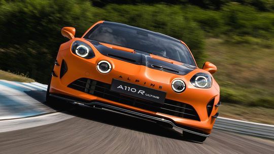 Alpine A110 R Ultime: Vrcholová verzia zahanbí cenou aj Porsche 911 - Novinky - Auto - pravda.sk
