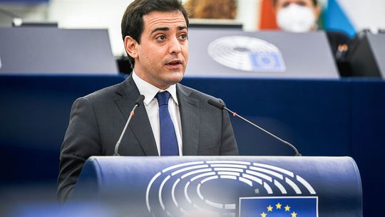 Podpredseda eurokomisie: Musíme chrániť automobilky a otvoriť tému zákazu predaja ‘spaľovákov‘ - Magazín - Auto - Pravda