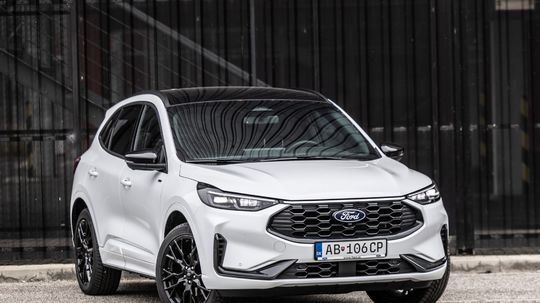 Test: Ford Kuga PHEV – neprávom v tieni Toyoty - Testy automobilov - Auto - Pravda