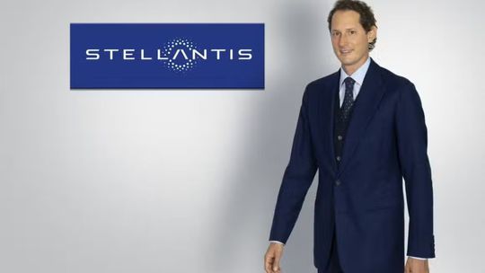John Elkann: Ľudia nie sú pripravení na elektromobily, európske automobilky čaká úpadok - Magazín - Auto - pravda.sk