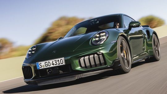 Porsche 911 Turbo S: Hybridná technika prináša viac sily a dynamiky - Novinky - Auto - Pravda