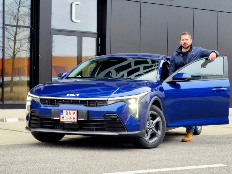 Test: KIA K4 1.6 T-GDi: Vidíme pridanú hodnotu oproti Ceedu, nudný interiér práveže oceňujeme | Autobazar.EU