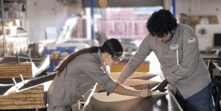 Výroba prvého lietajúceho auta oficiálne spustená, prebieha ručne