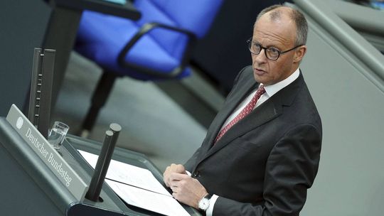 Kancelár Mertz požiada EÚ o zmiernenie zákazu spaľovacích áut od roku 2035 - Magazín - Auto - Pravda