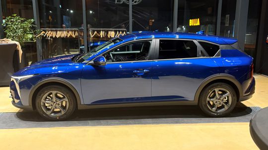 Videoest: Vyskúšali sme novú Kiu K4. Ako jazdí nástupca Ceedu - Testy automobilov - Auto - Pravda