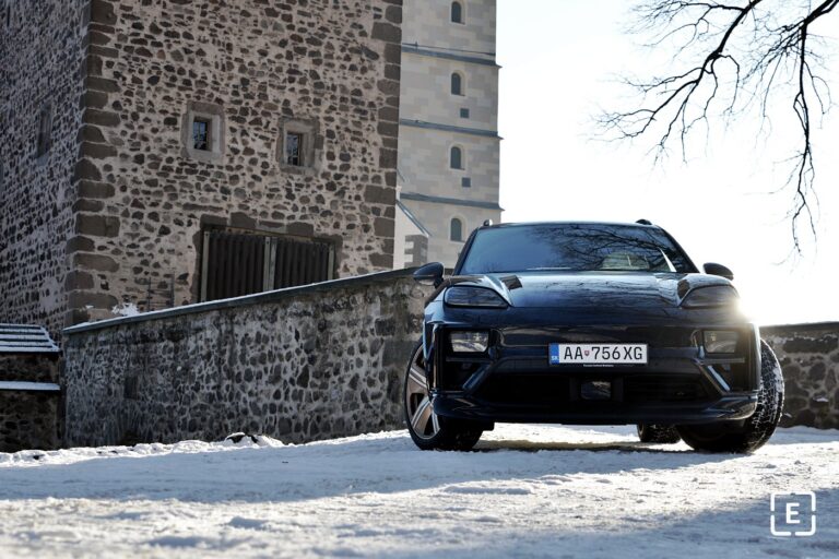 Porsche v Číne vyťahuje kábel. Automobilka oznámila koniec vlastných nabíjačiek