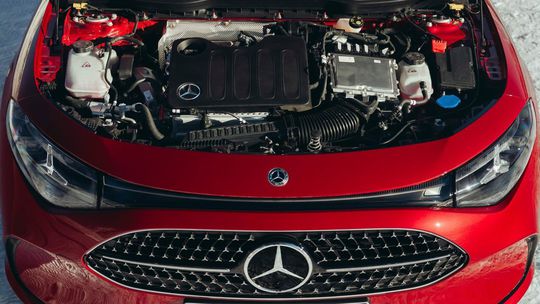 Mercedes-Benz CLA: Spaľovacia verzia prezradila tajomstvá - Novinky - Auto - pravda.sk