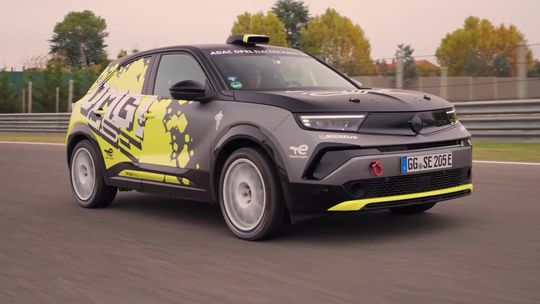 Test: Opel preveril svoju elektrickú Mokku GSe na okruhu. Príjemne prekvapila - Testy - Auto - pravda.sk