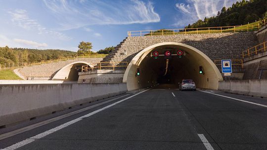 Dôležité: úsek D1 Hričovské Podhradie – Lietavská Lúčka bude až do pondelka uzavretý - Doprava - Auto - pravda.sk
