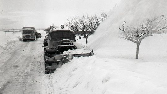 Nostalgická galéria: Ako vyzerali snehové kalamity na cestách v minulosti? Takto - Magazín - Auto - Pravda
