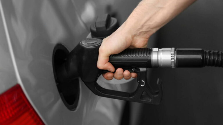 Nové palivo vyráža dych cenou. 25 čerpacích staníc na Slovensku ako veľké fiasko