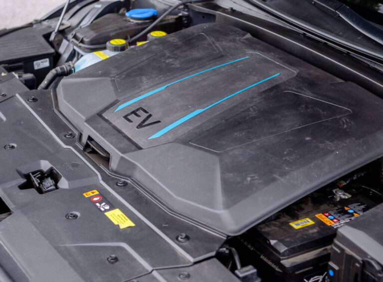 Platíte za elektrinu, ktorú v aute nikdy nevyužijete? Odhalili sme skryté straty pri nabíjaní - AUTOVINY.sk