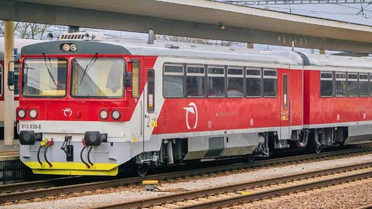 Železničiari obnovia 33 vlakov 
