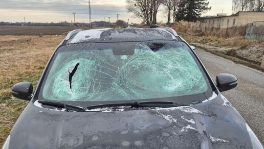 Kusy ľadu z kamiónov môžu zabíjať. Polícia varuje po dvoch vážnych incidentoch - Doprava - Auto - pravda.sk
