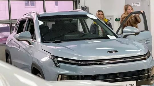 Lepšie časy tak skoro neprídu. Ceny áut v Rusku ďalej rastú - Magazín - Auto - Pravda