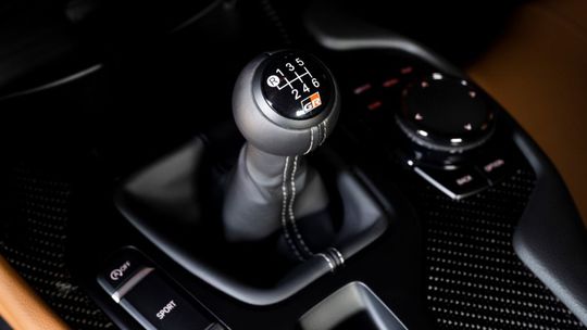 Subaru vyvíja „manuál“ pre elektromobily. Má byť na nerozoznanie od klasiky - Magazín - Auto - pravda.sk