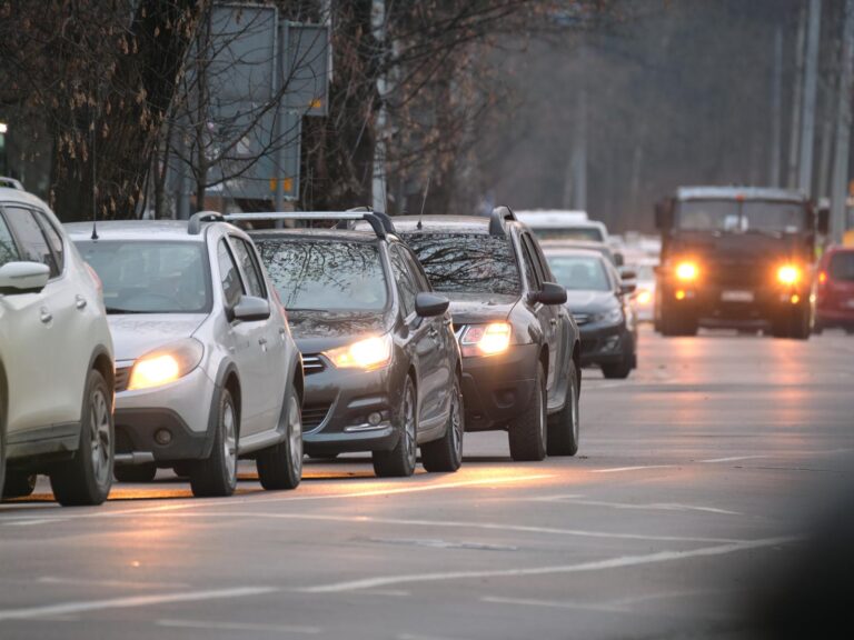 Samospráva za mesiac vyzbierala na emisných poplatkoch pre staré autá milión eur. Všetko zaplatili motoristi | Autobazar.EU