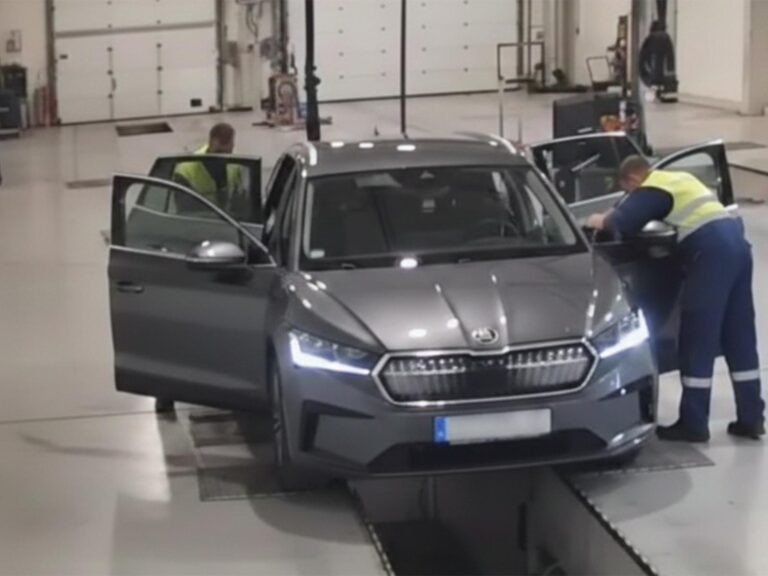 Prvá technická kontrola elektromobilu vie prekvapiť. Na tieto veci si treba dať pozor