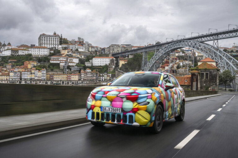 PRVÁ JAZDA Škoda Epiq: Je toto najlepší rodinný elektromobil súčasnosti? Vnútri je obrovský - AUTOVINY.sk