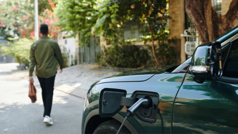 Koniec slobody vo výbere služobného auta? Nové nariadenie EÚ zmení slovenské cesty na nepoznanie - AUTOVINY.sk