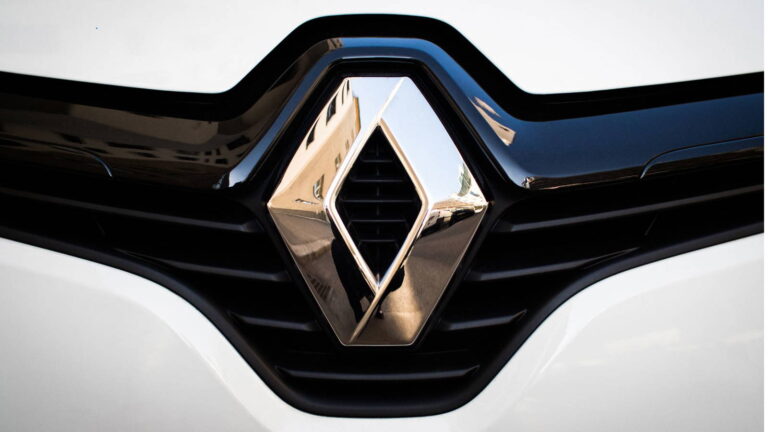 Renault má zastaviť predaj a zošrotovať autá, 2 modely v ohrození